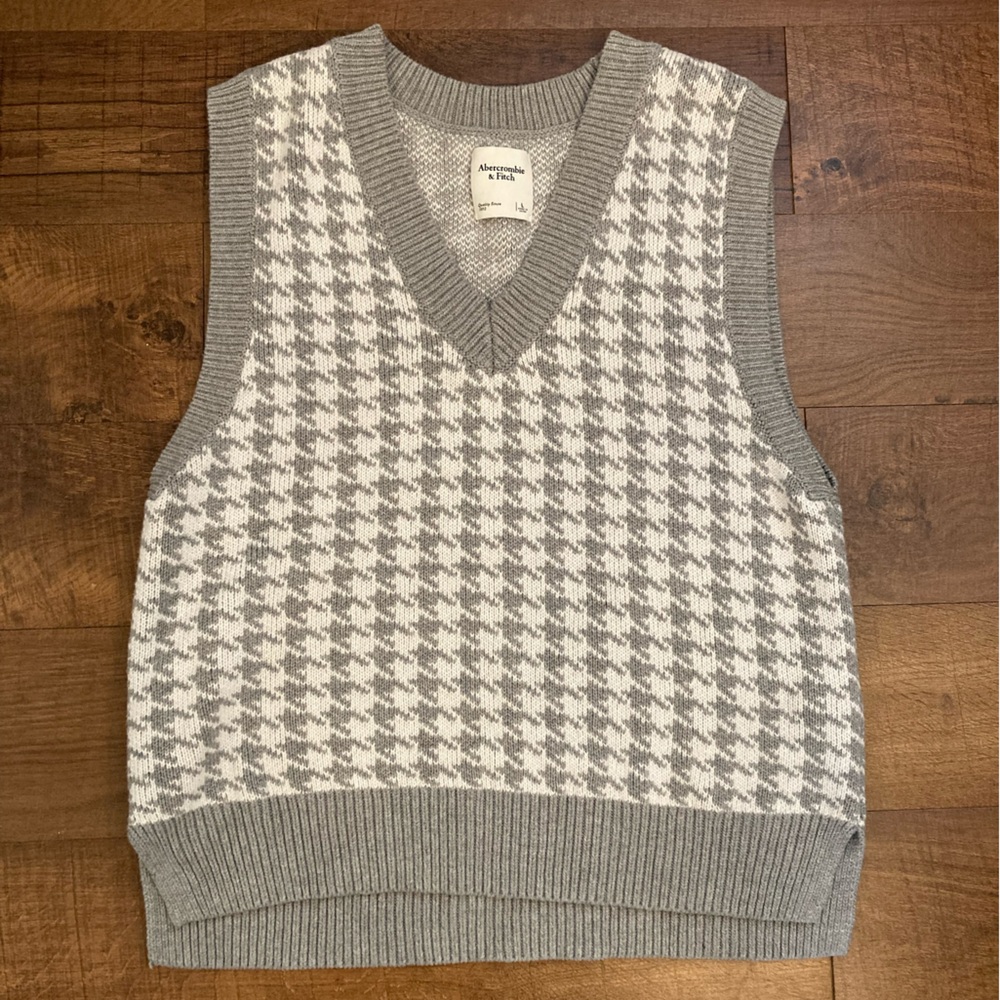 Abercrombie & Fitch Gray Houndstooth V-Neck Knit Sweater Vest Academia Women’s L